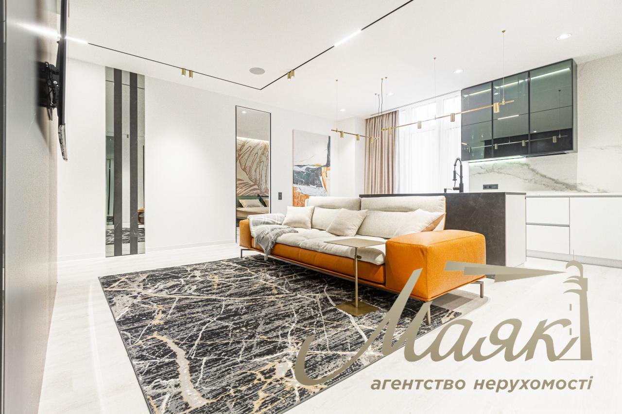 Продаж 3к квартири 100м2 в ЖК "Бульвар Фонтанів", вул. Саперне Поле 3