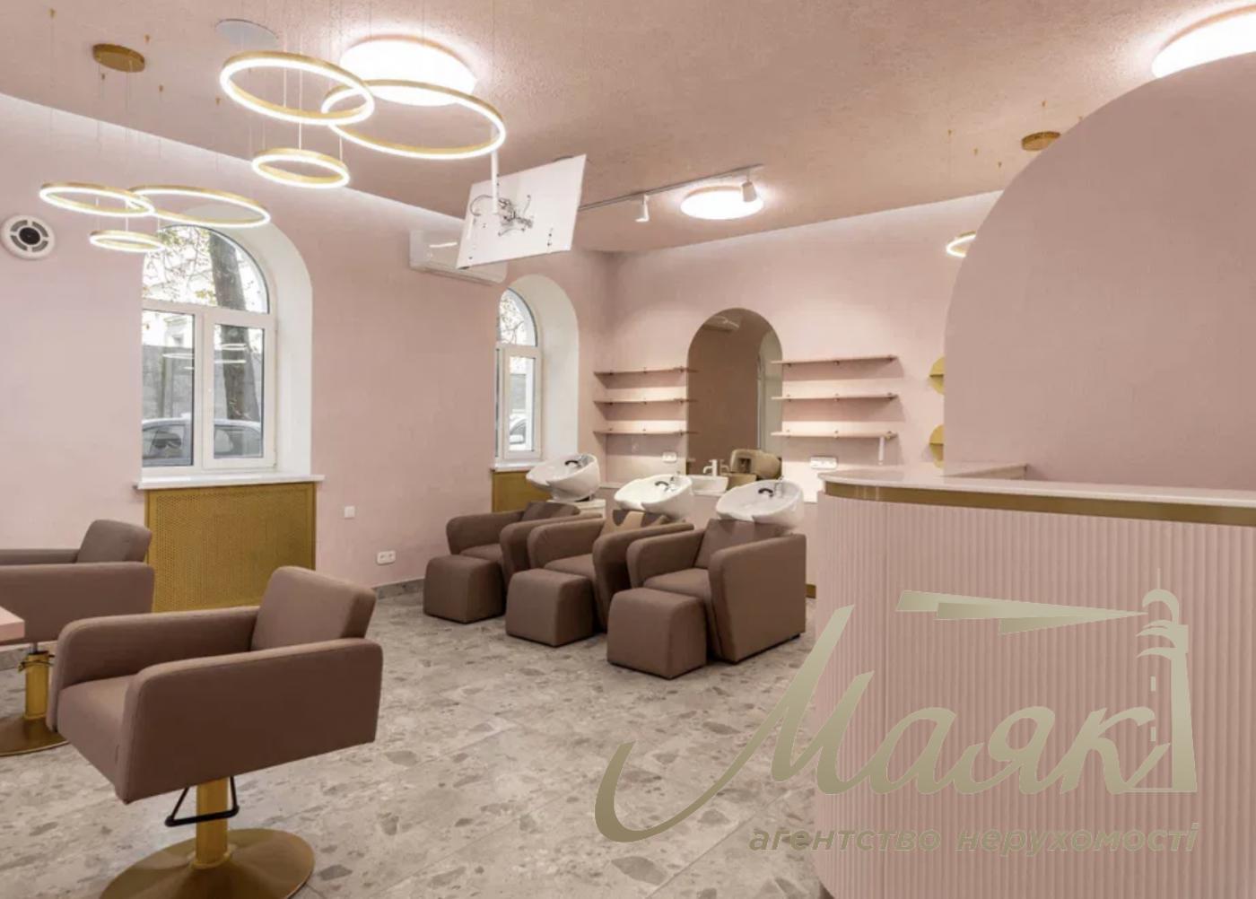 Beauty salon for sale Pecherskiy district/Designer's renovation/Facade
