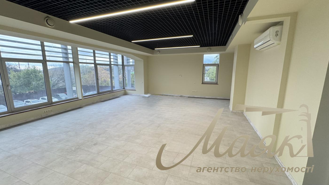 Продаж офісної будівлі в живописном районІ! Ул. Верхнегорская. Центр. Киев