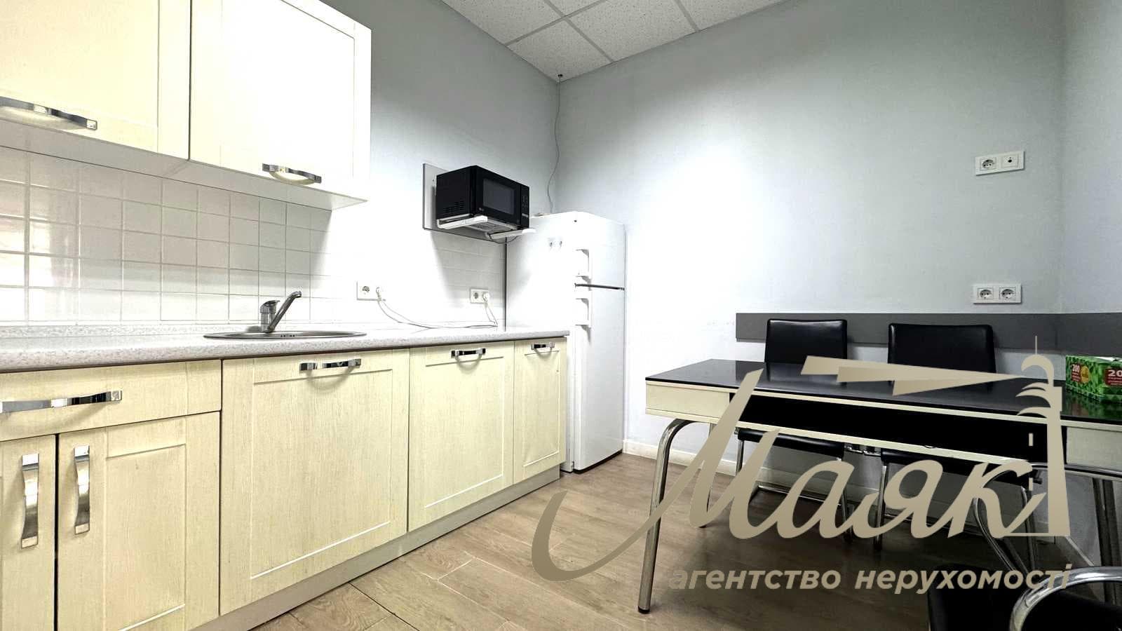 Office for rent: 1st floor, 227 m², 32-B Yevhen Konovalets St., Pechersky District