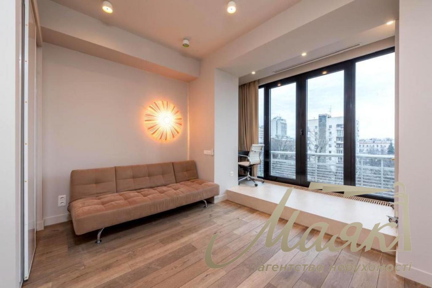 Аренда 3-комнатной квартиры в центре, пер. Виноградный