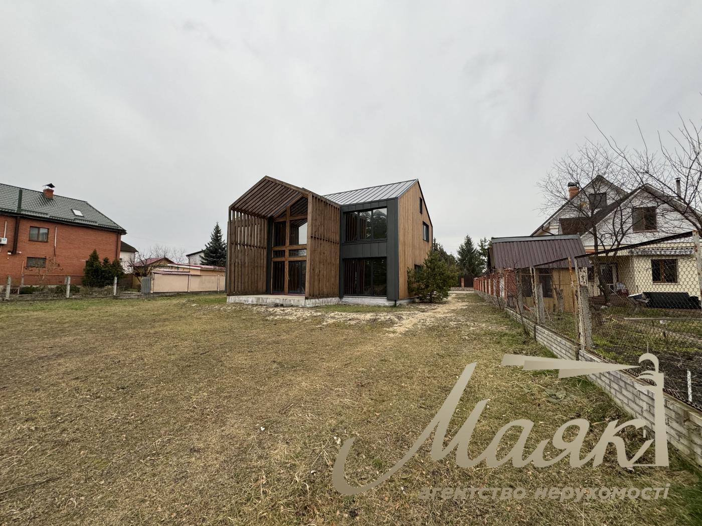 Продаж 2-поверхового будинку в Голосіївському районі Києва 252 м2, Чапаєвка, Лисоводна