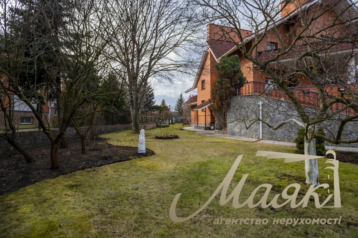 Sale of a house in the residential complex "Golden Gate", Kozin village.