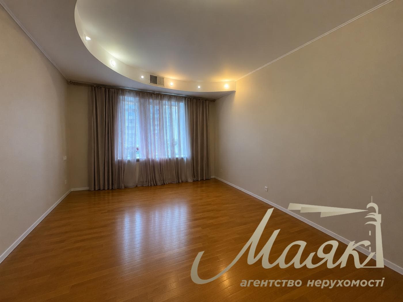 Продажа 3-х комнатной квартиры, Драгомирова, 4, Печерск, Центр!