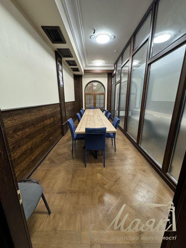 Оренда офісу площею 140 м² за адресою: вул. Жилянська, 72-А, Університет