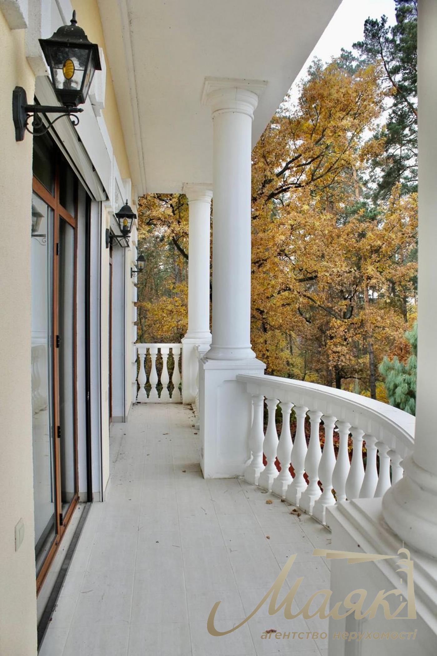 Продаж будинку 500 кв.м у Лісовому