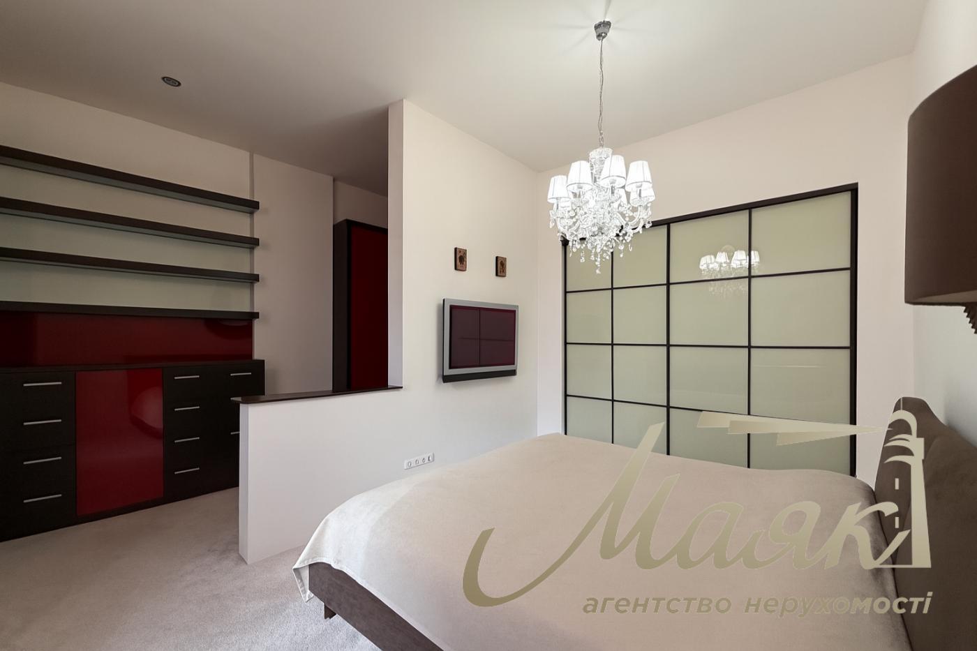 Оренда 4х-кімнатної квартири 200 м² у самому серці Києва - вул. Рейтарська, 5, Шевченківський район.