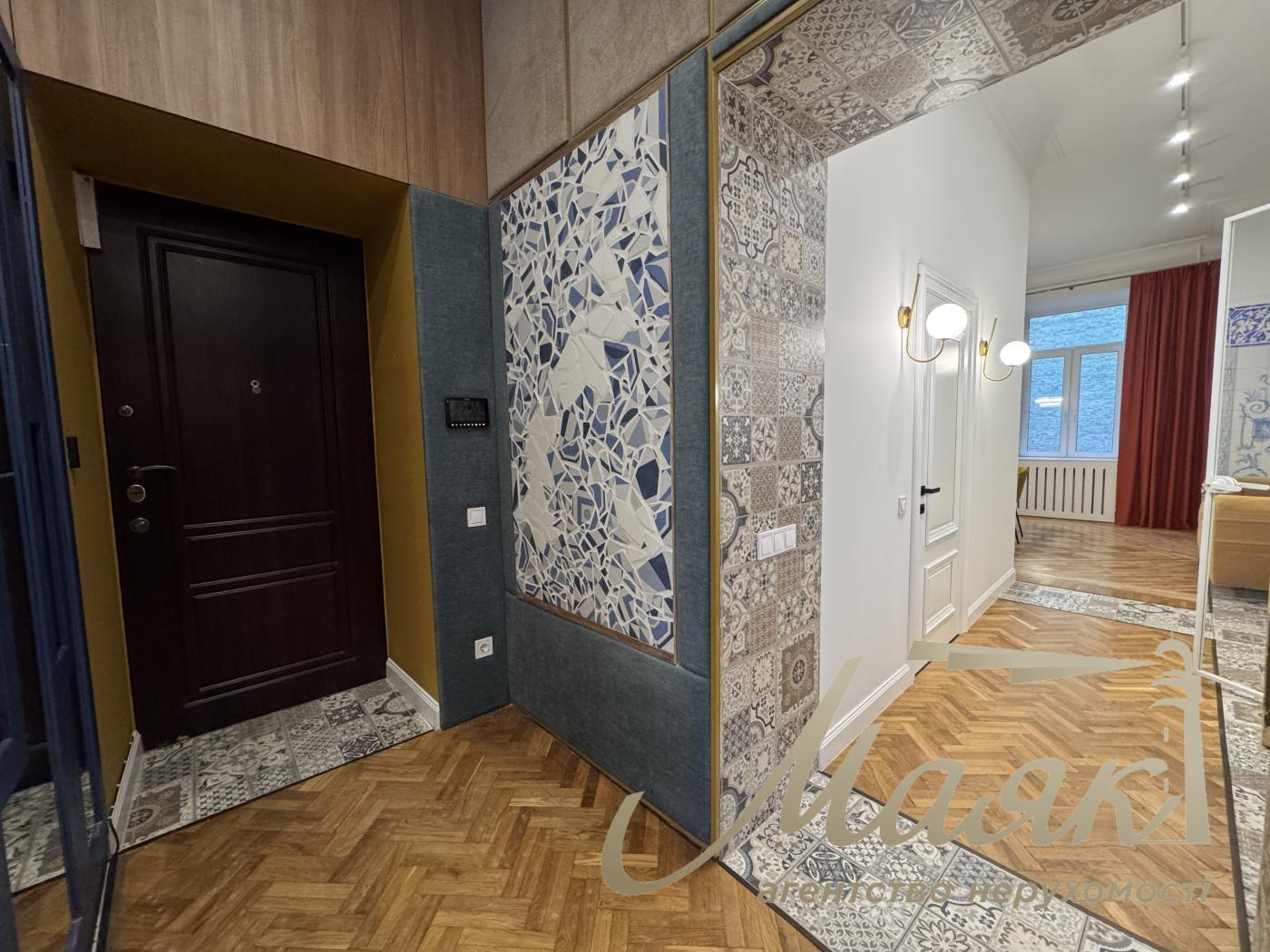 Аренда меблированного офиса 110 кв.м. на ул Владимирская 92