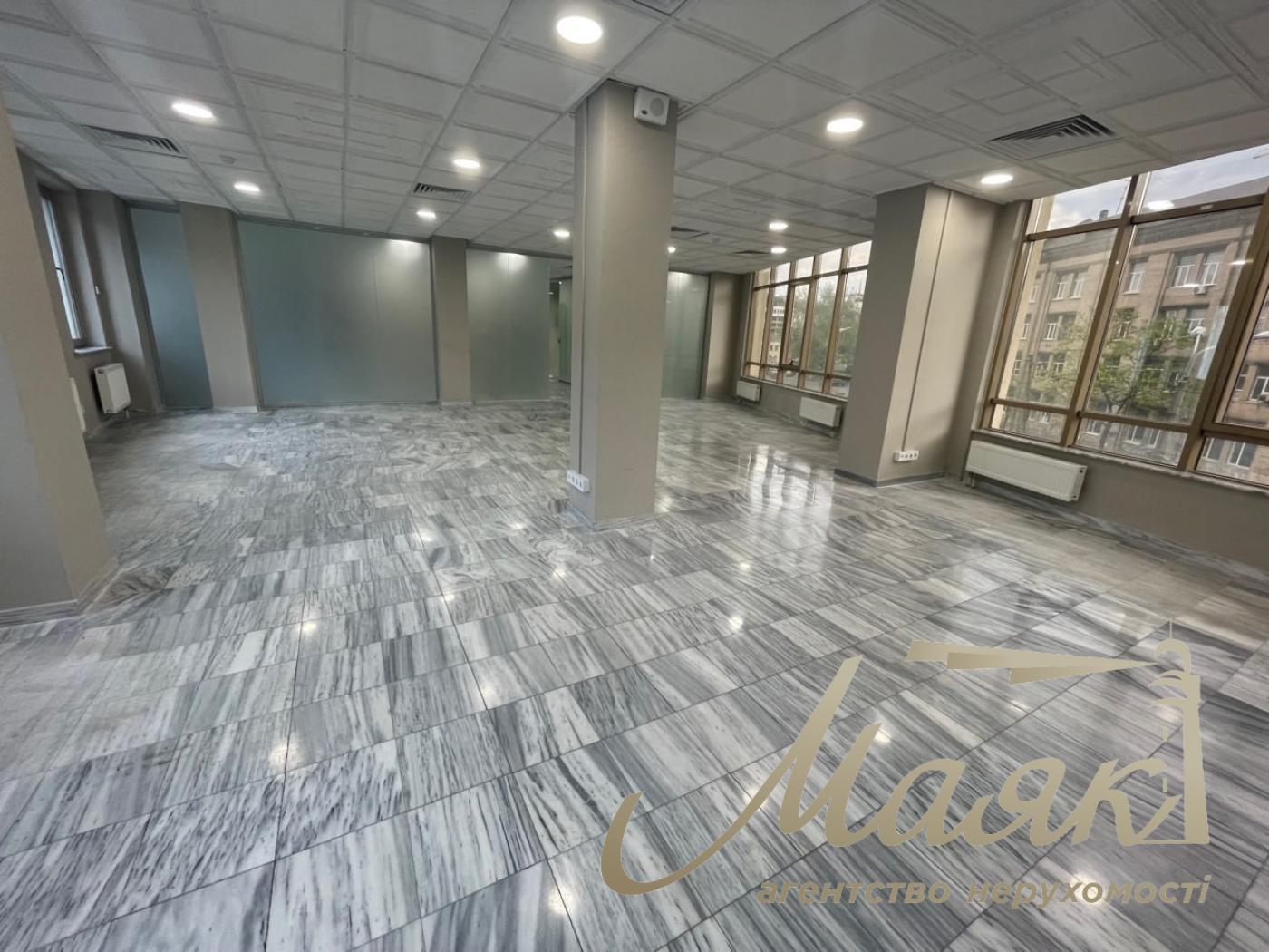 Office for rent 1300m2 in BC Gefest at 99-A Glibochitskaya str.