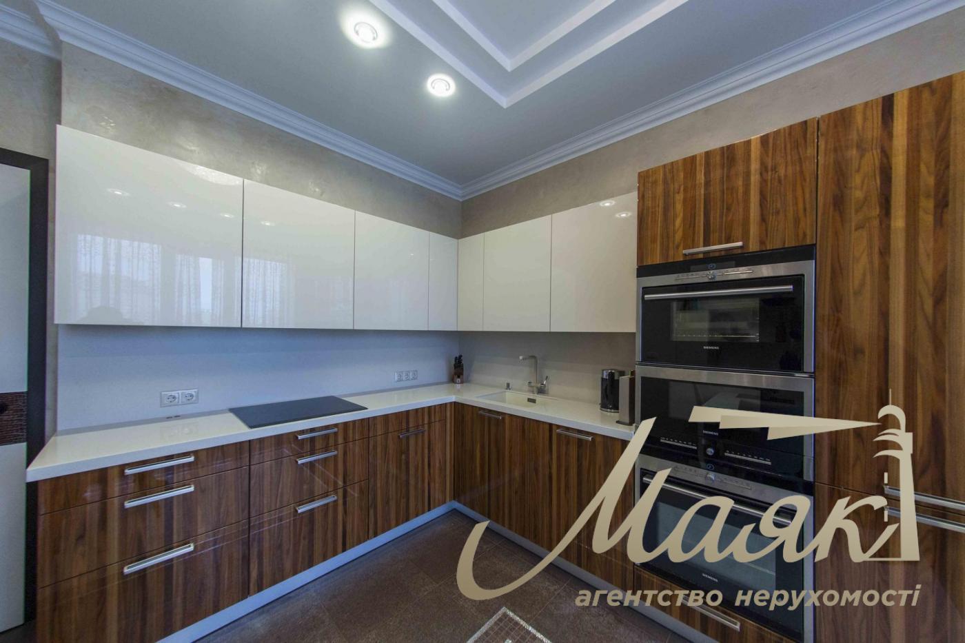 Продажа 3-к квартиры 140 м2 в ЖК "Престиж Холл", ул. Василия Тютюнника (Барбюса Анри), г. Киев