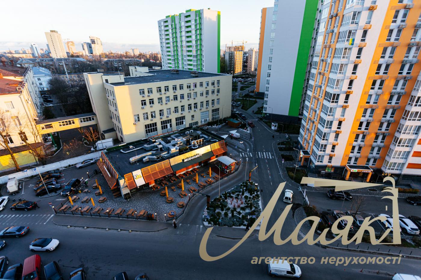 Продаж 3х-кімнатної квартири 86 м2 в ЖК "ЖК RESIDENT Concept House" Володимирська 86а, Київ