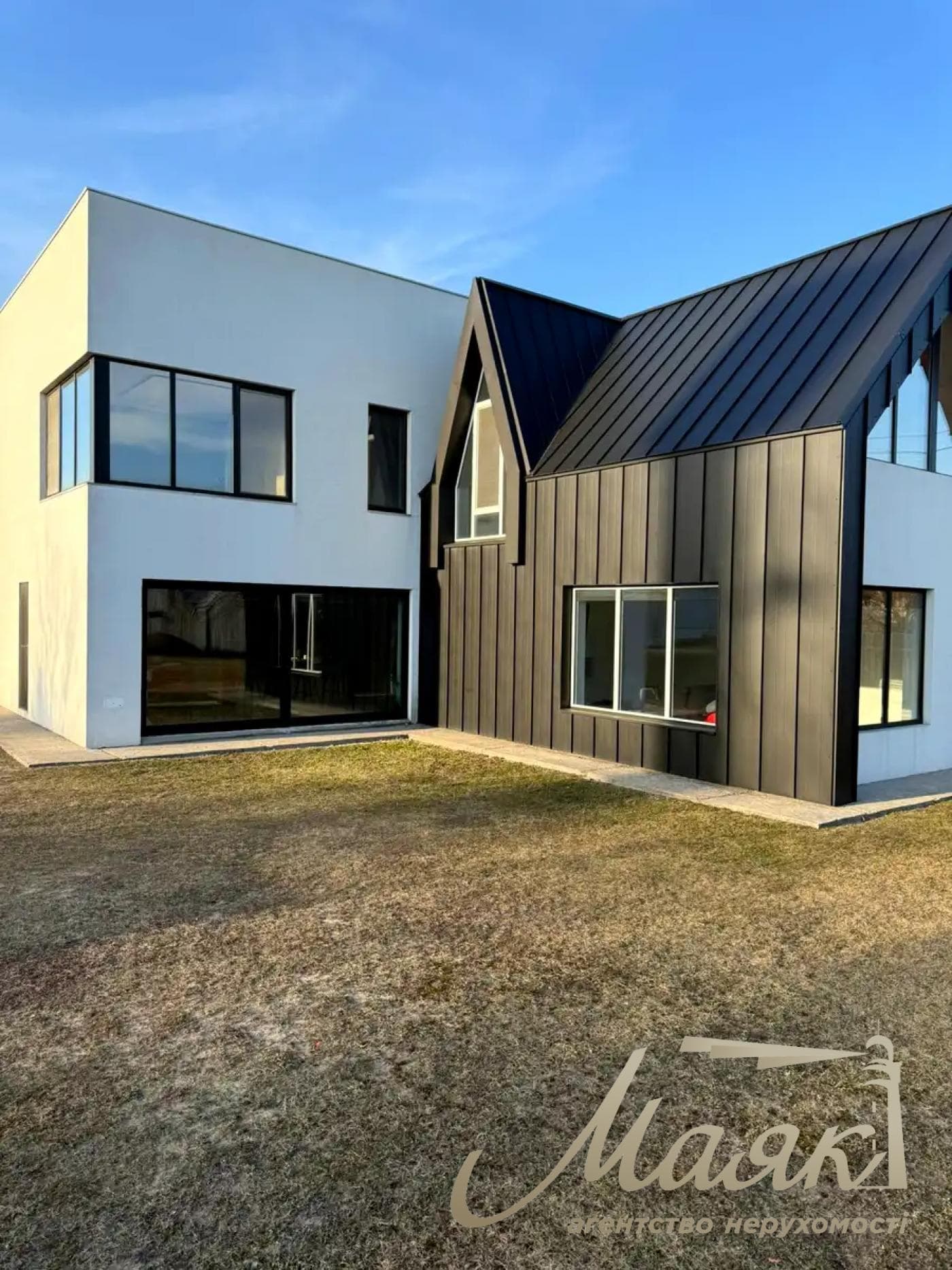 Оренда сучасного будинку площею 150 м² у с. Гвоздів, вул. Зарічна, Київська область, Обухівський район.