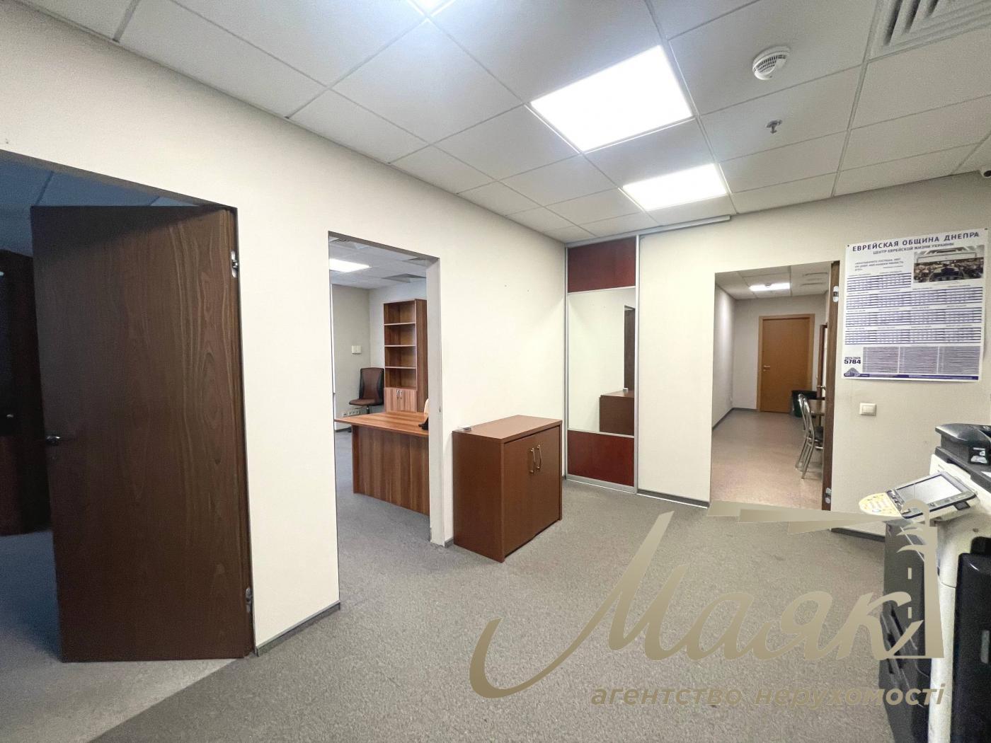 Office for rent 112m2 Business Center Millennium Center of Kyiv metro station Khreshchatyk