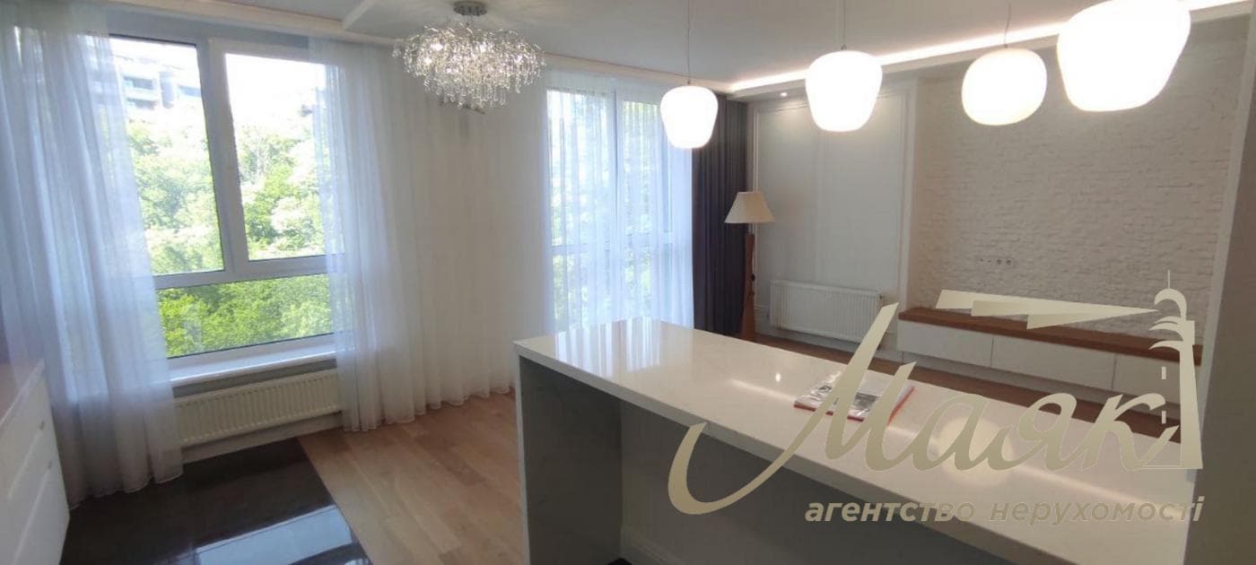 2-bedroom apartment for sale in the Podil Plaza & Residence residential complex, Hlubochitska Street