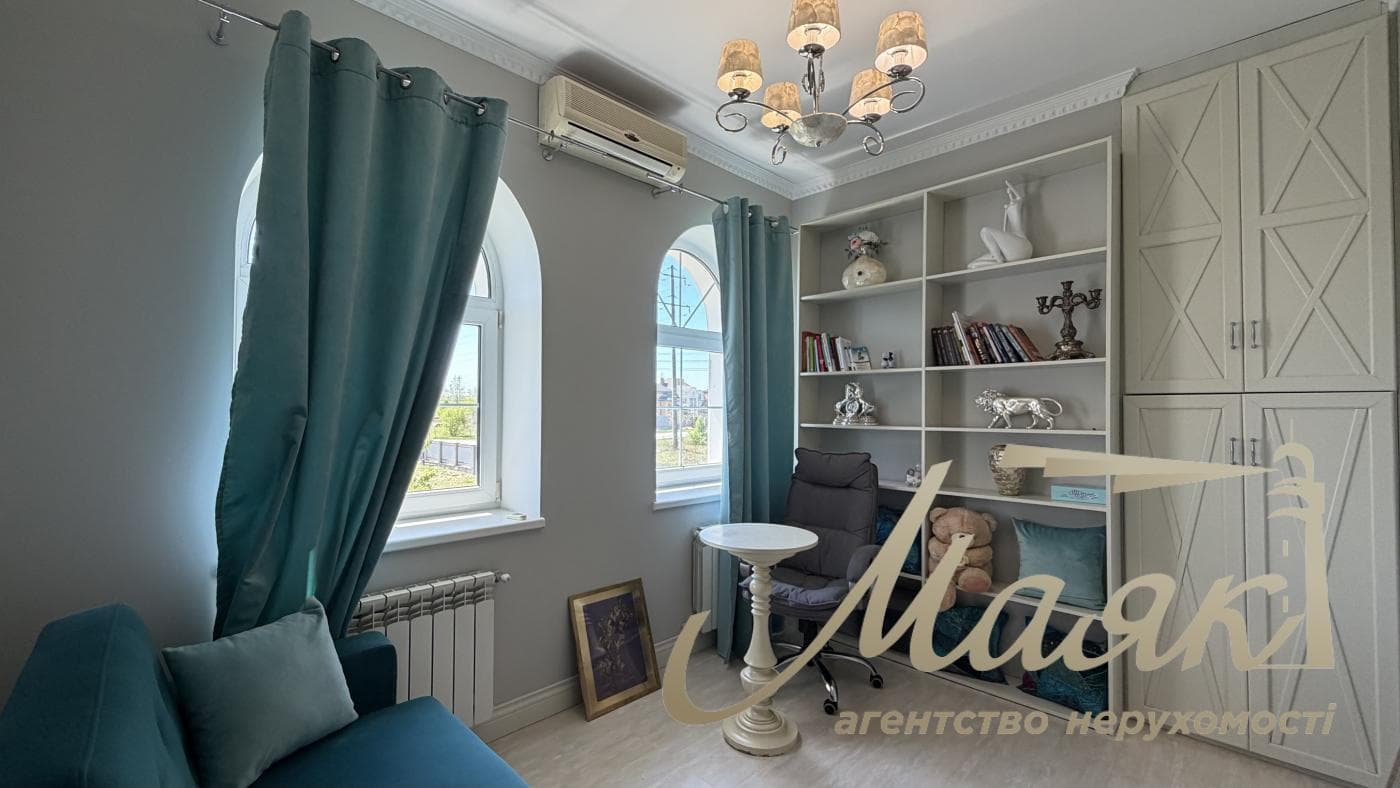 Продаж преміального 3х-поверхового будинку 350 м² у Гореничі, Бучанський район, Київська область