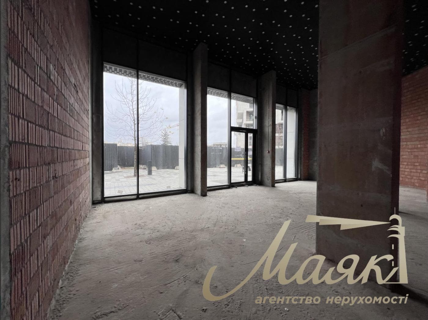 Продаж фасадного приміщення площею 103,3 м², ЖК Unit Home
