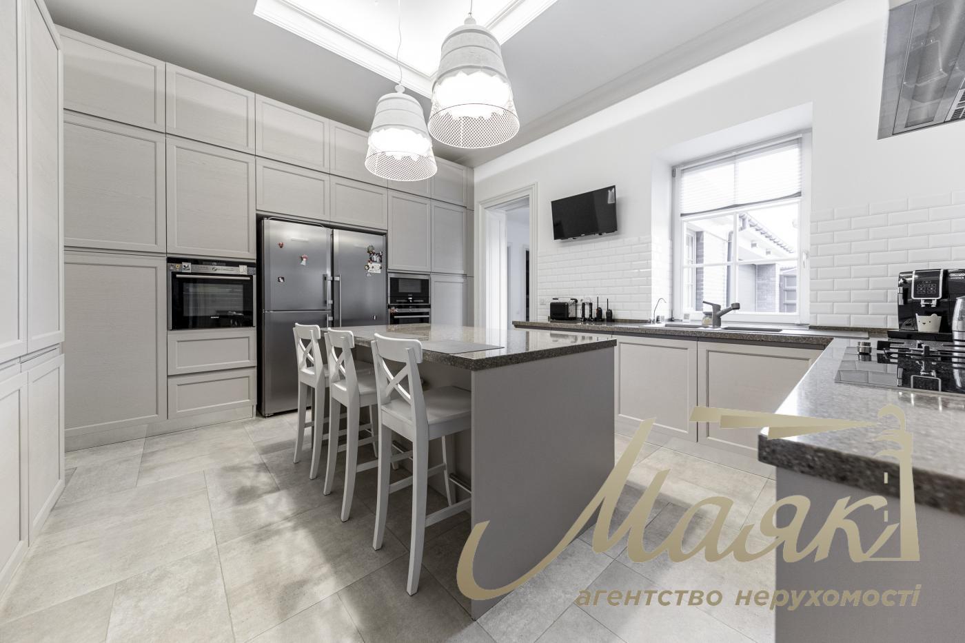 Продажа загородной резиденции в с.Капитановка, Киево-Святошинский р-н