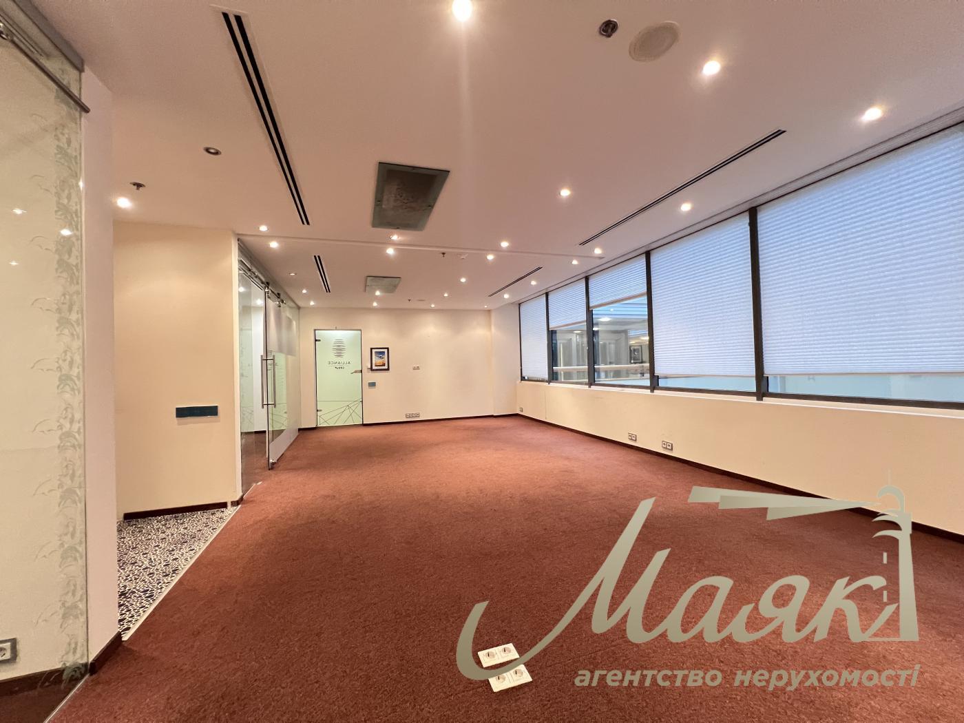 Оренда офісу 77 кв.м в БЦ Леонардо по вул. Богдана Хмельницького 52/17