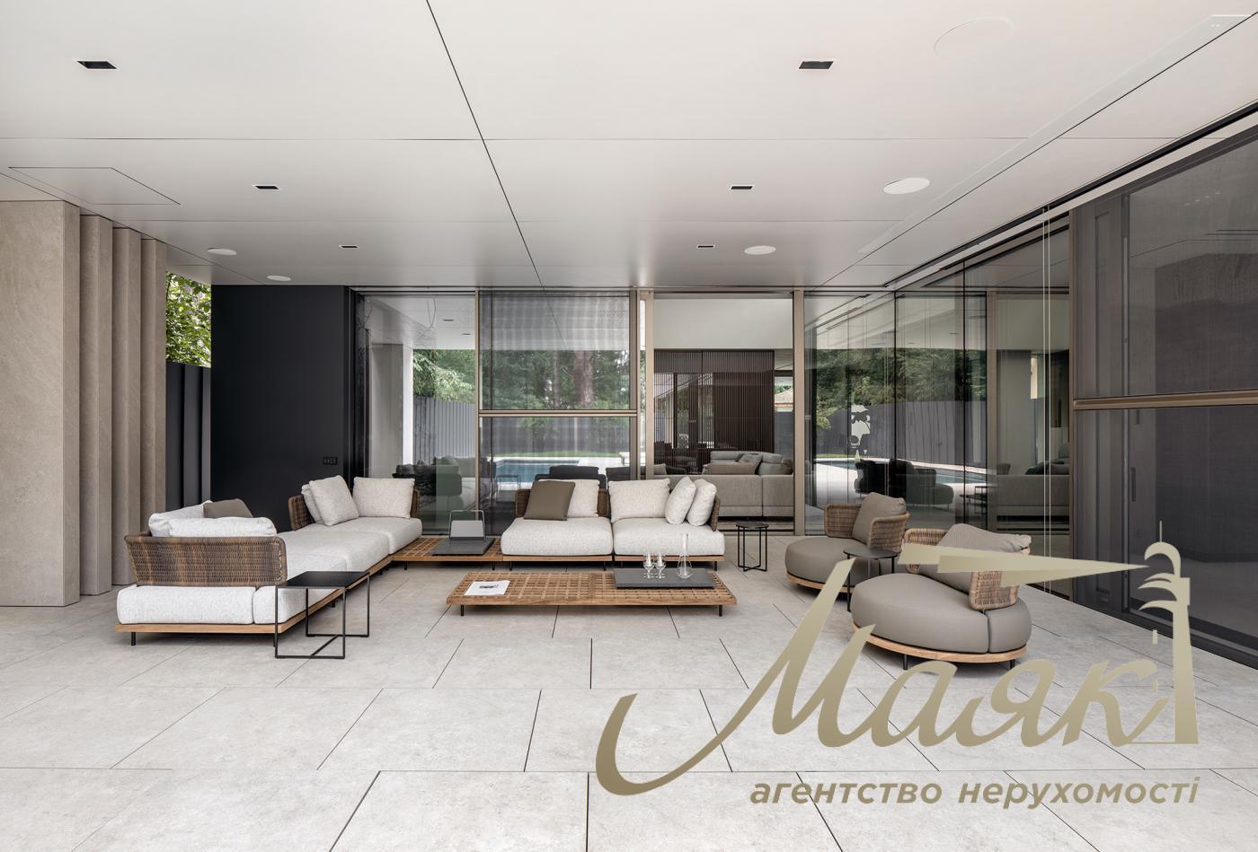 Продажа дома, 305 м2 с бассейном, участок 11 соток, Плюты