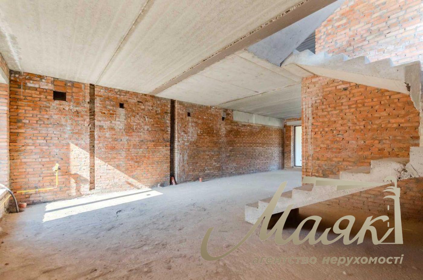 Продаж 3х-поверхового будинку вул. Бродівська, Голосієво, Київ