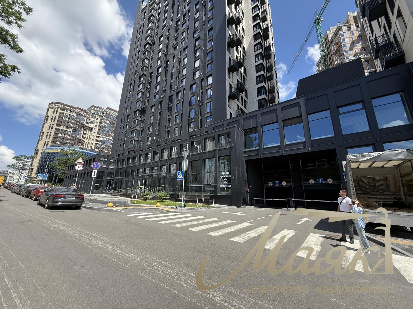 Оренда фасадного 110м2 приміщення ЖК Трініті вул. Тютюнника, 39/2