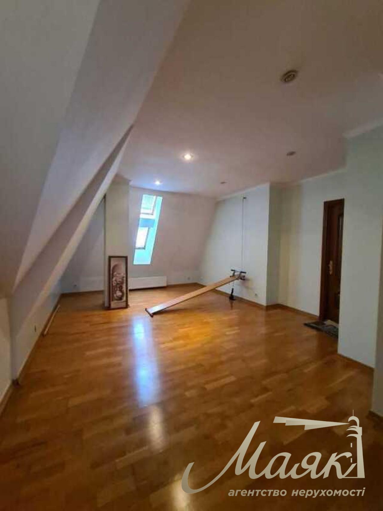 Sale of 2-level apartment 326 m2 st.Institutskaya 13/4 Khreshchatyk