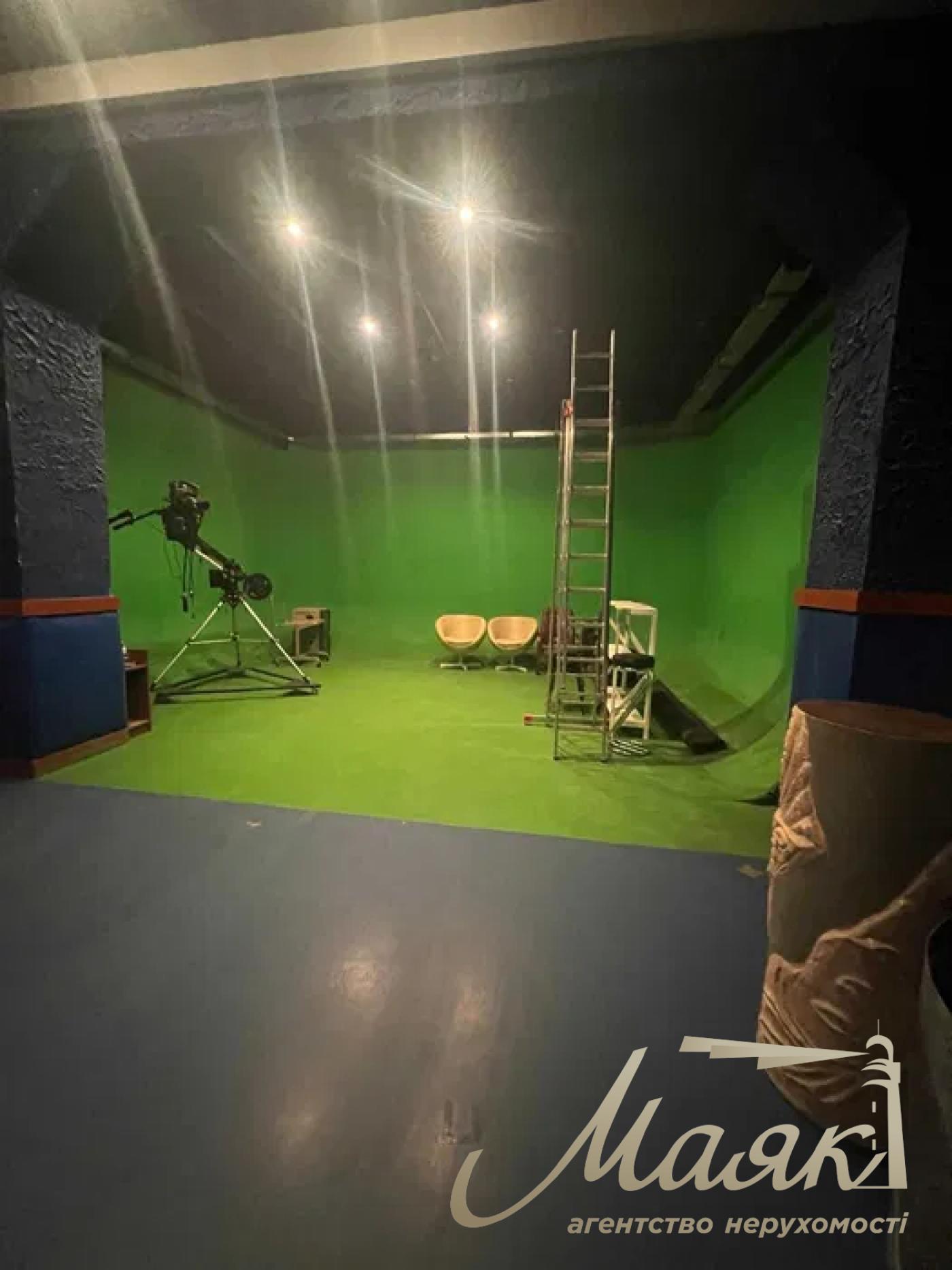 Оренда ОСЗ 5500м2 по вул.Міхнвоського 38, Звіринецька.