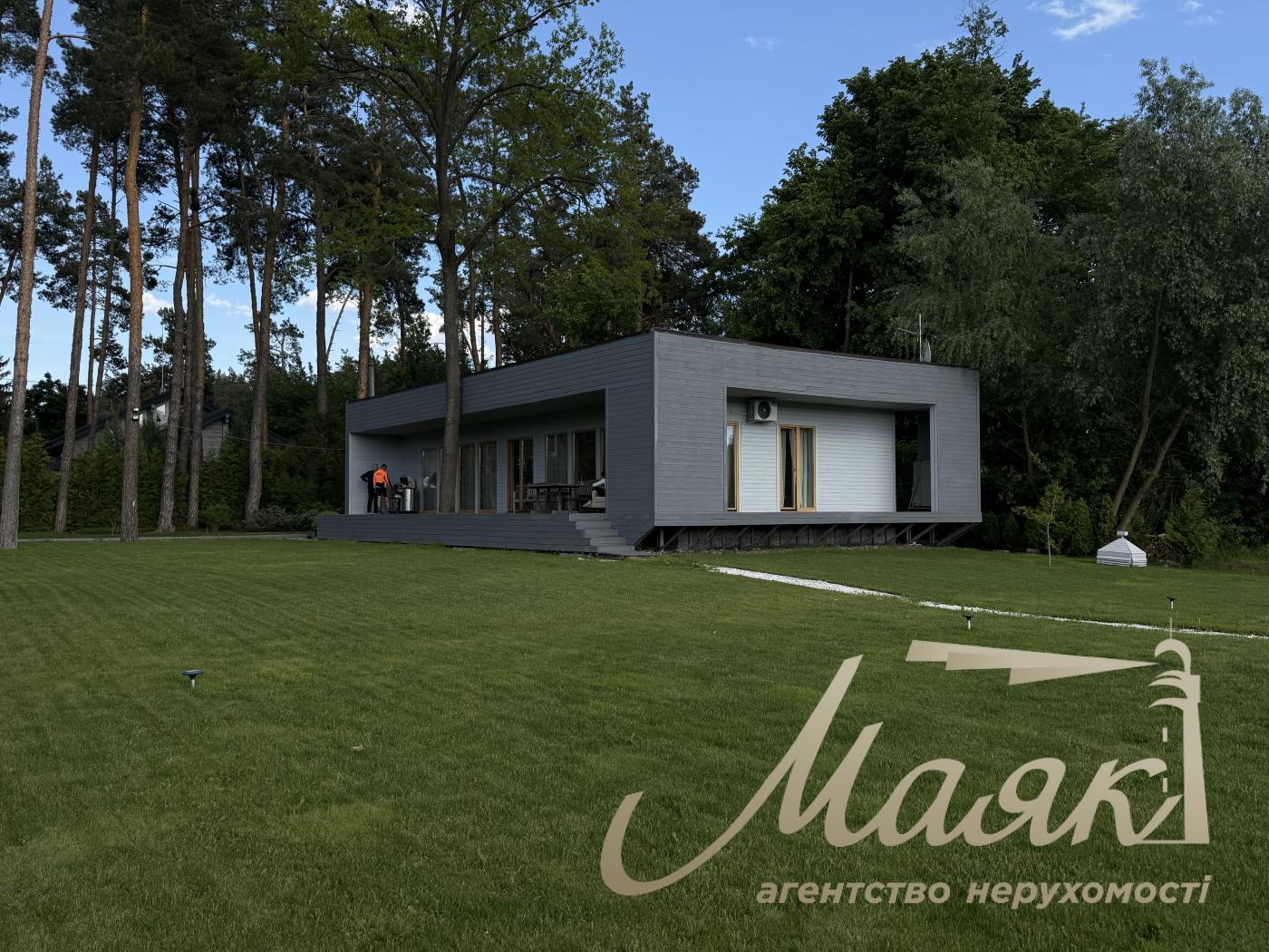 Оренда затишного будинку 280м2 з видом на озеро в Конча-Заспі, Хутір Мрігі.