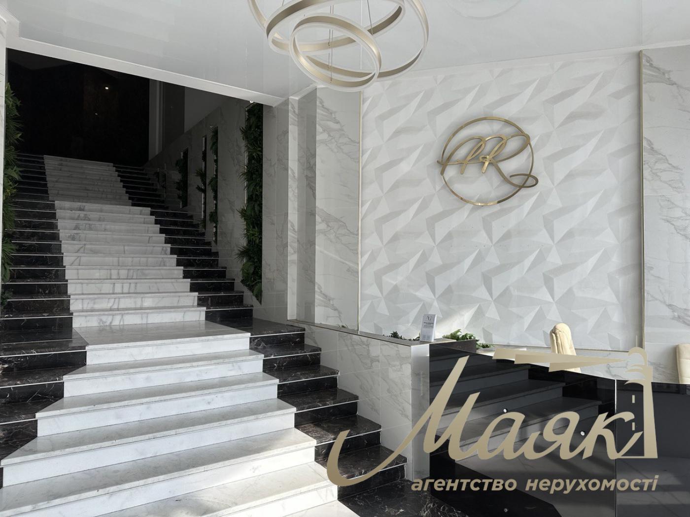 Sale of 2-room apartment in Podol Plaza residential complex, Glubochitskaya st., Kontraktovaya Ploshad