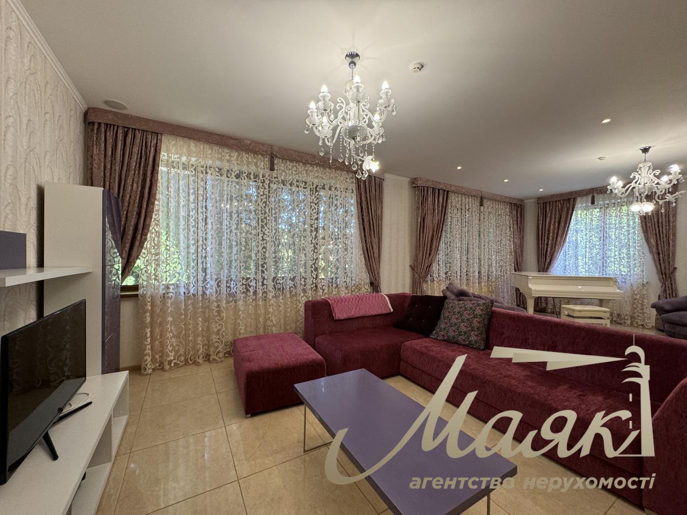 Rent 2-storey house 220m2 in. Ivankovici/Kruglyk, KG "Maetok"