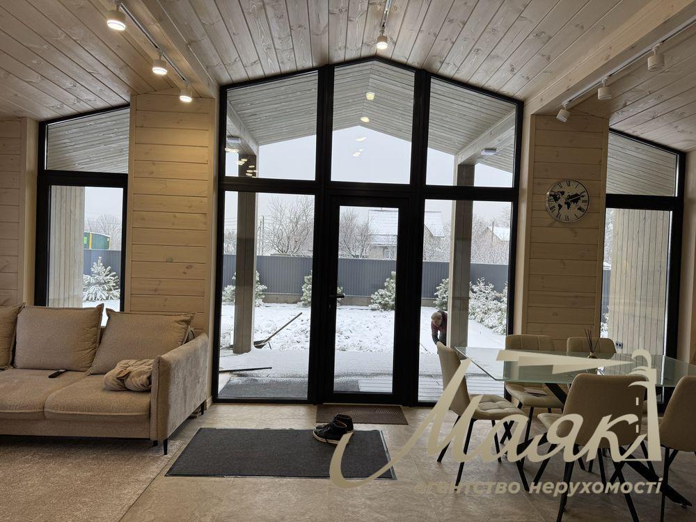 Оренда автономного будинку 140м2 в стилі барнхаус з басейном у Рославичах