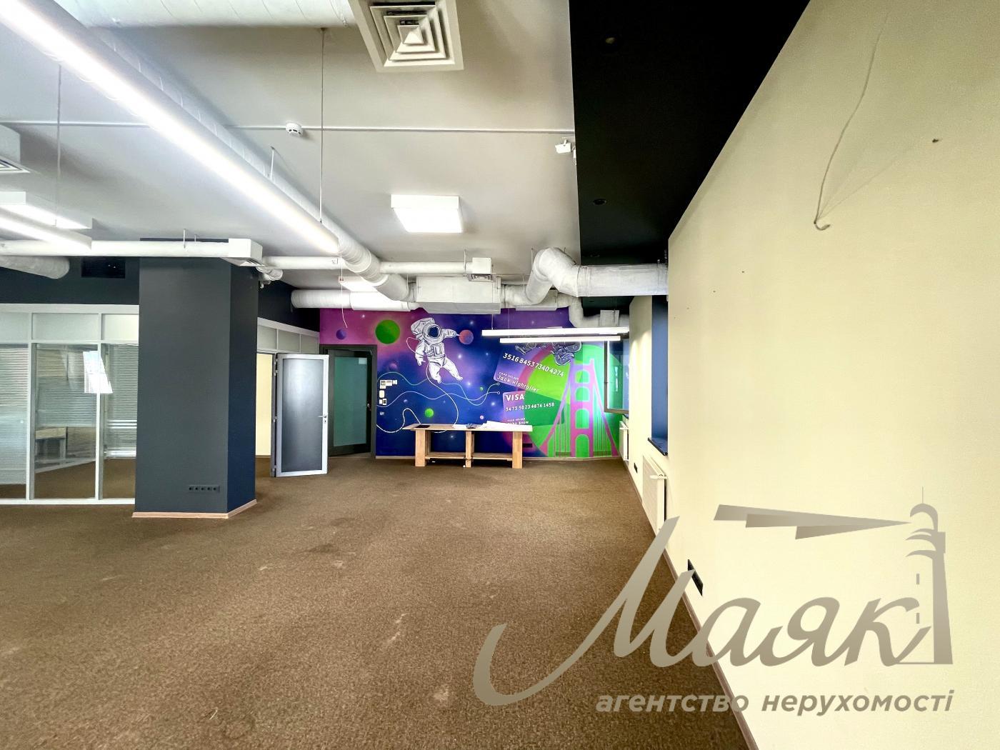 Office for rent 680m2 Kirillovskaya str. Podol m. Kontraktova Ploshchad