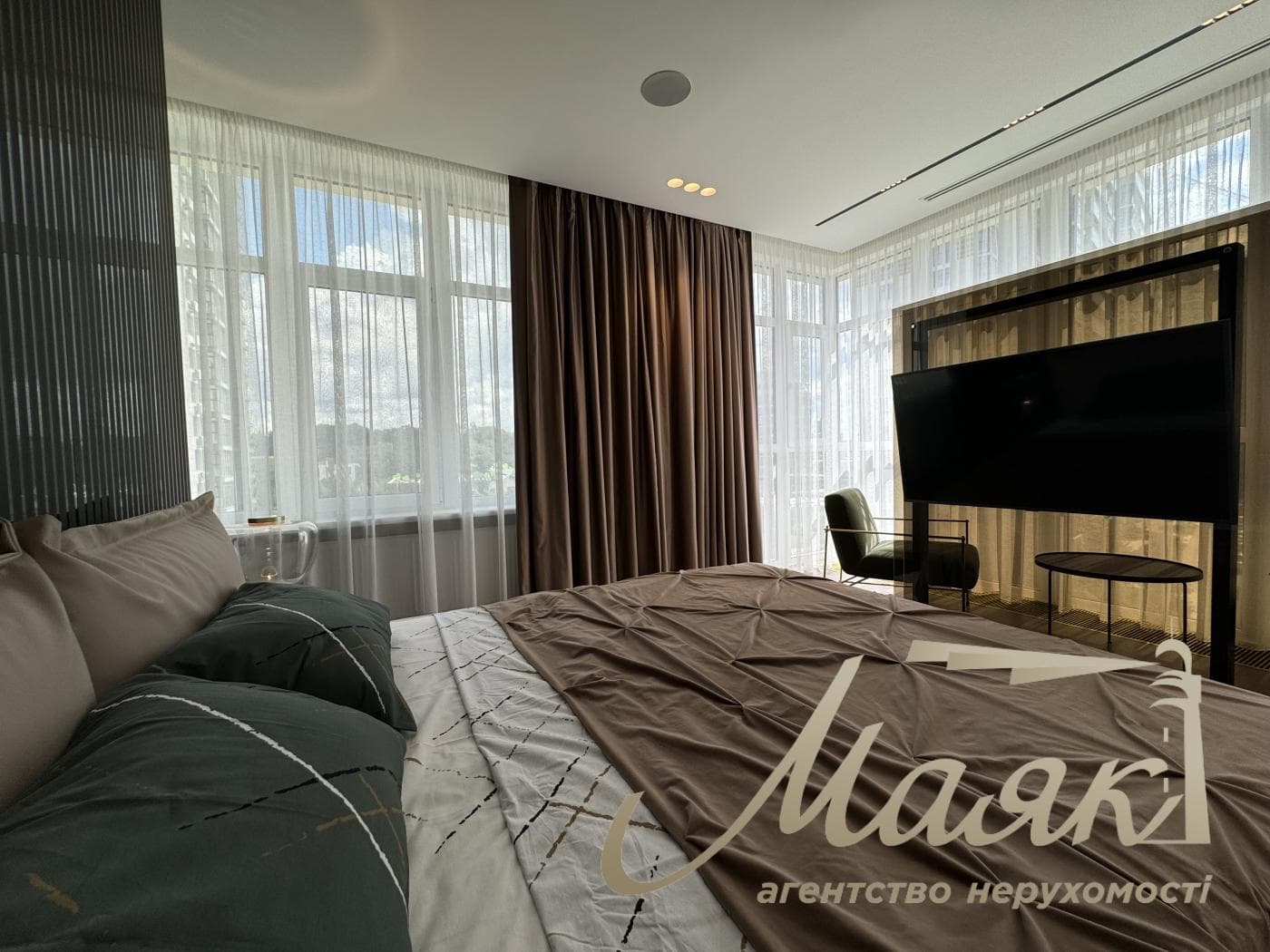Продажа 3к квартиры 150м2 в ЖК Новопечерские липки, Драгомирова 17, Печерск, Киев
