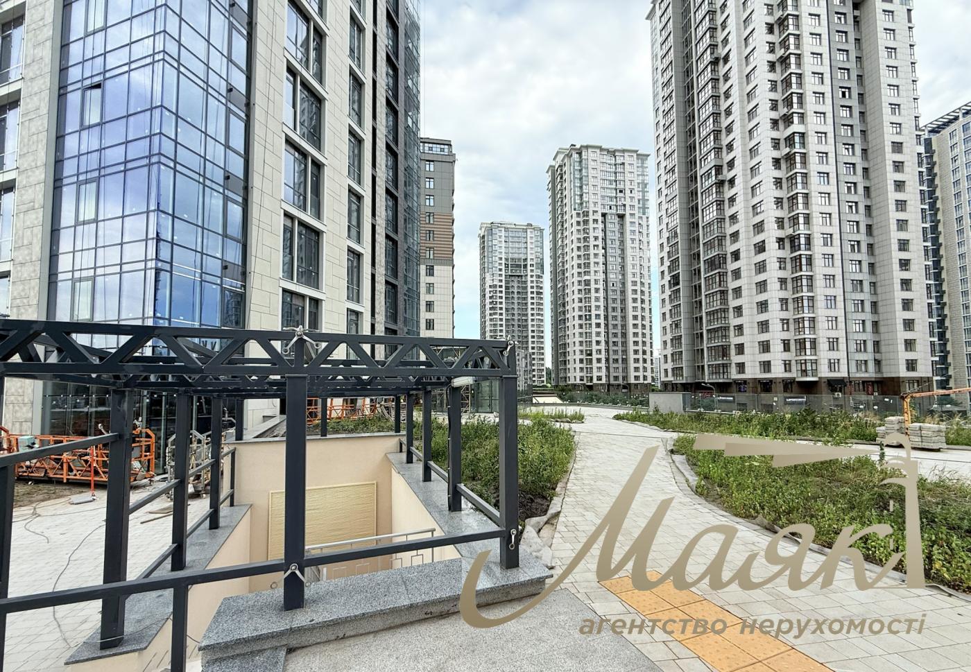 Продаж 3х-кімнатної квартири 104.39м2 в ЖК Новопечерські липки, вул. Андрія Верхогляда/Драгомирва, Печерськ, Київ