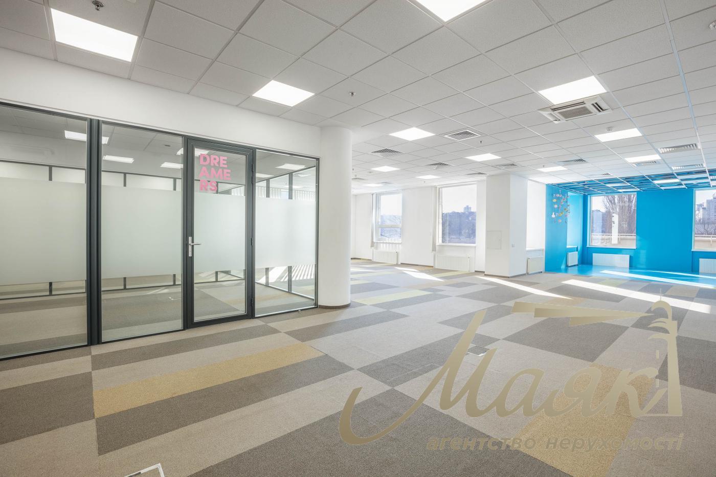 Оренда офісу 726м2 в БЦ Євразія, по вул.Жилянська 78, Центр.