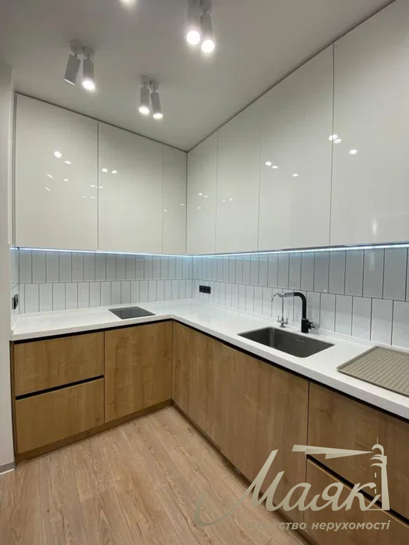 Продаж 2-кімнатної квартири ЖК Файна Таун, вул. Салютна