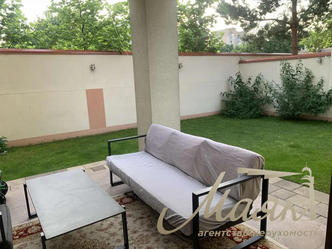 Продаж будинку на Печерську, вул. Товарна