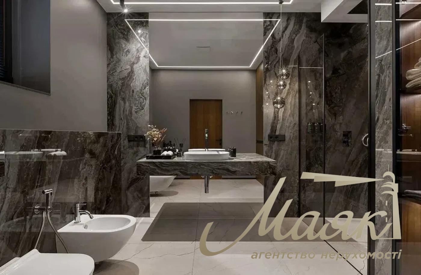 For sale luxury house with swimming pool and modern renovation, located in a closed cottage town in the elite suburbs of Kiev