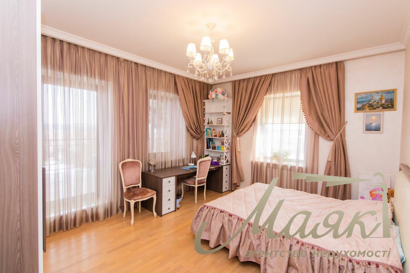 Продажа дома 280м2 на 15 сотках в Хотове., Авторский ремонт.