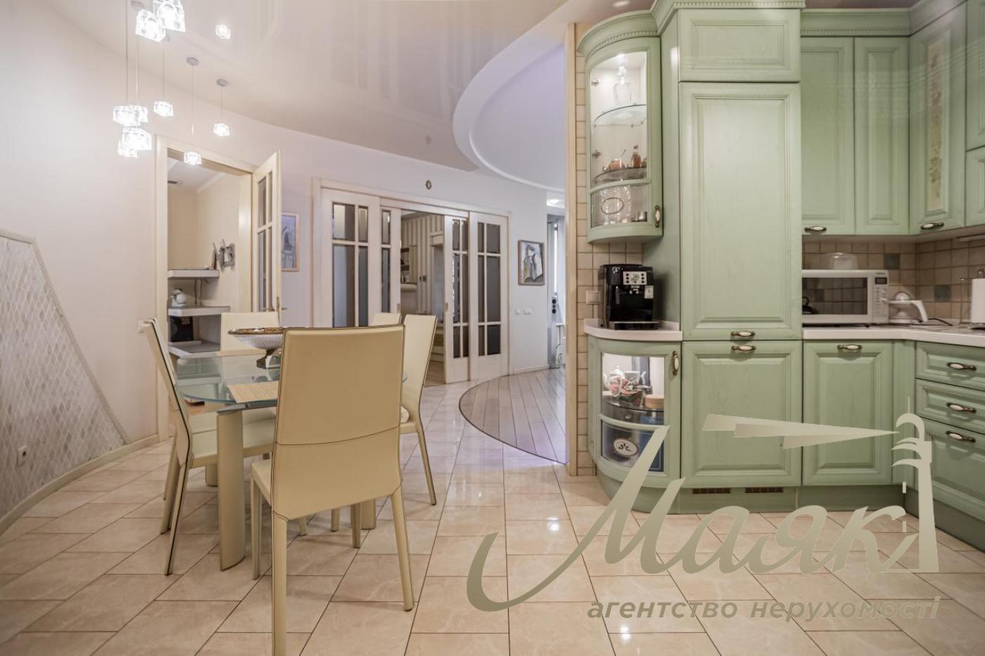 Продаж 4-х кімнатної квартири, 160 м2 у ЖК Diplomat Hall Дипломат Хол Жилянська