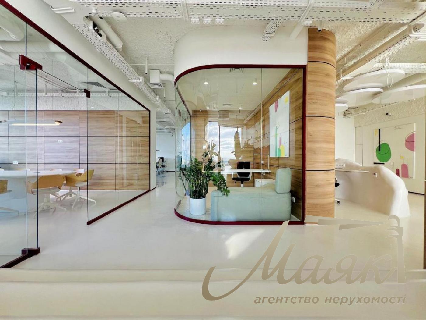 Office for rent 250 sq.m. Carnegie Tower, Pechersk