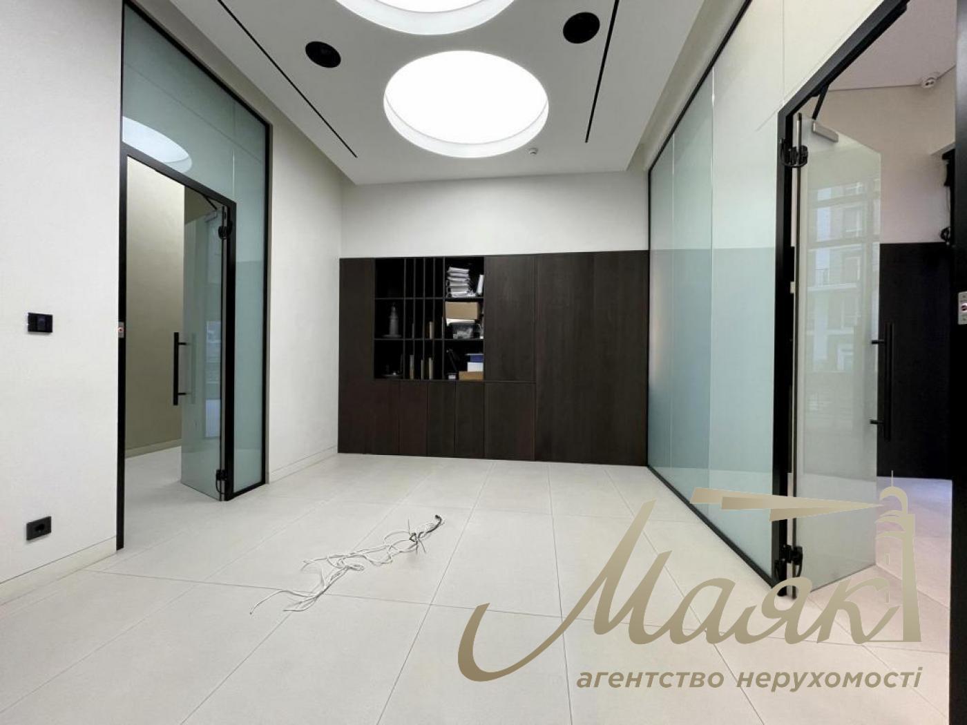 Оренда комерційного приміщення 267 м.кв ЖК Нова Англія