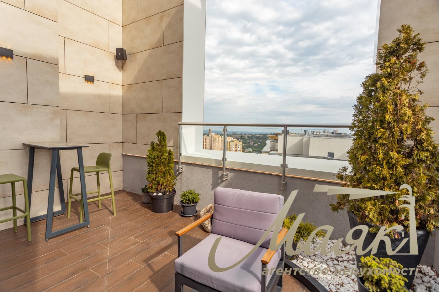 Продаж пентхауса 195 м² з терасою та дизайнерським ремонтом у ЖК Park Avenue VIP, Київ