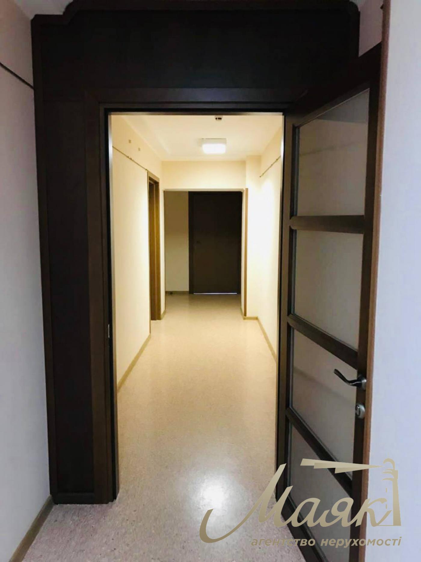 Аренда офиса 258м2 в центре Киева, ул. Антоновича.