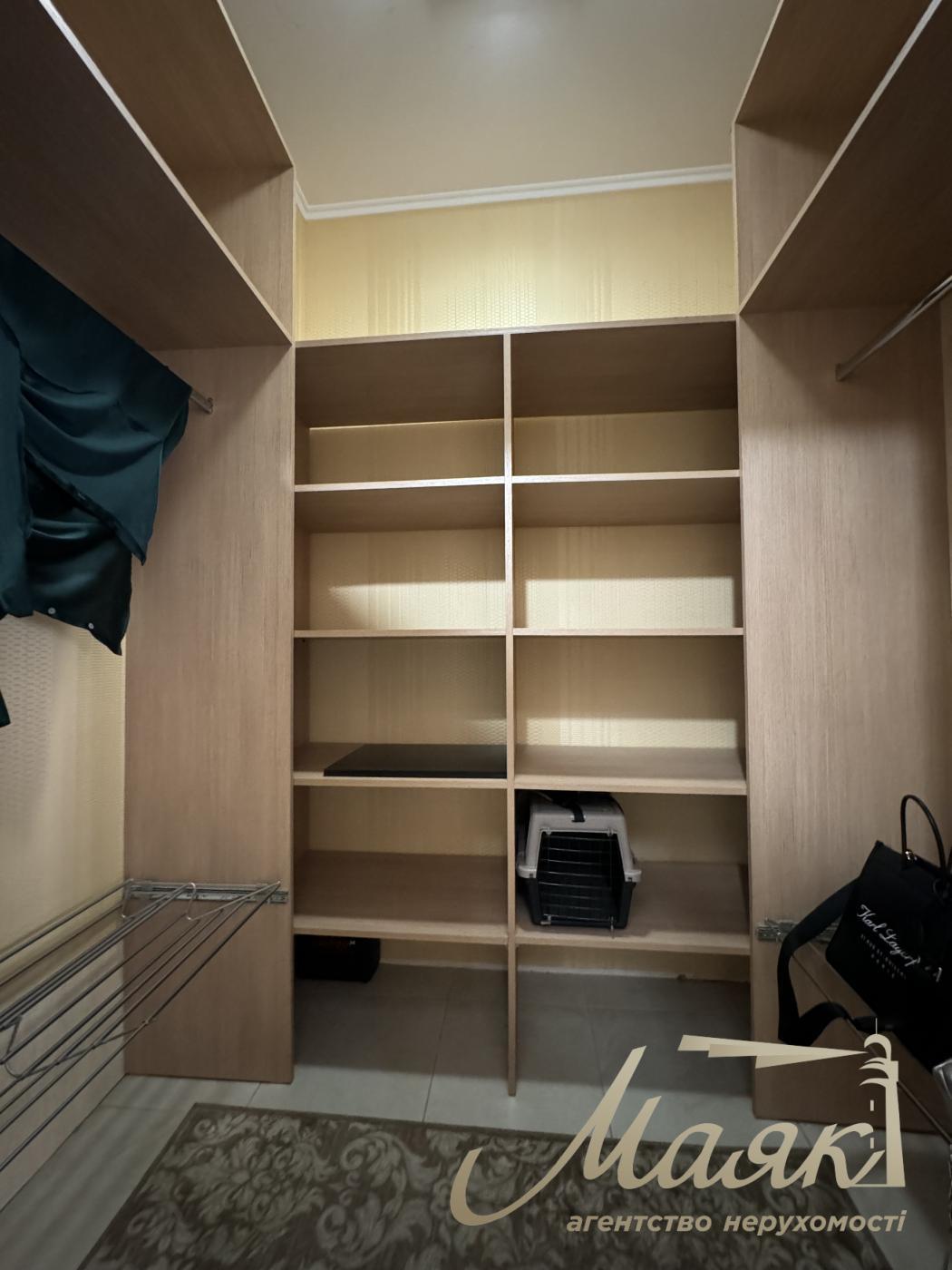 Rent 2-storey house 220m2 in. Ivankovici/Kruglyk, KG "Maetok"