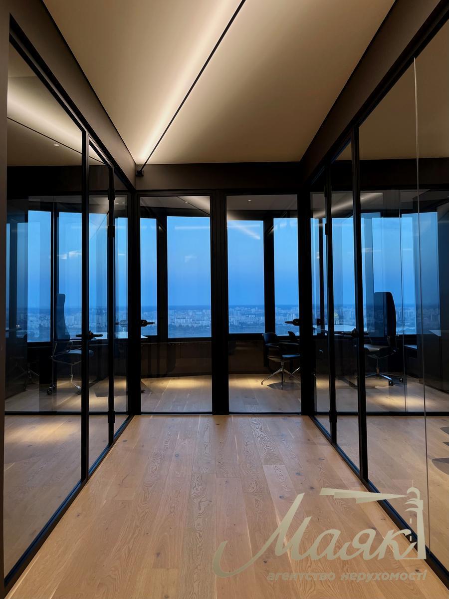 Продаж офісу преміум-класу 162 м² у БЦ Carnegie Tower, Київ