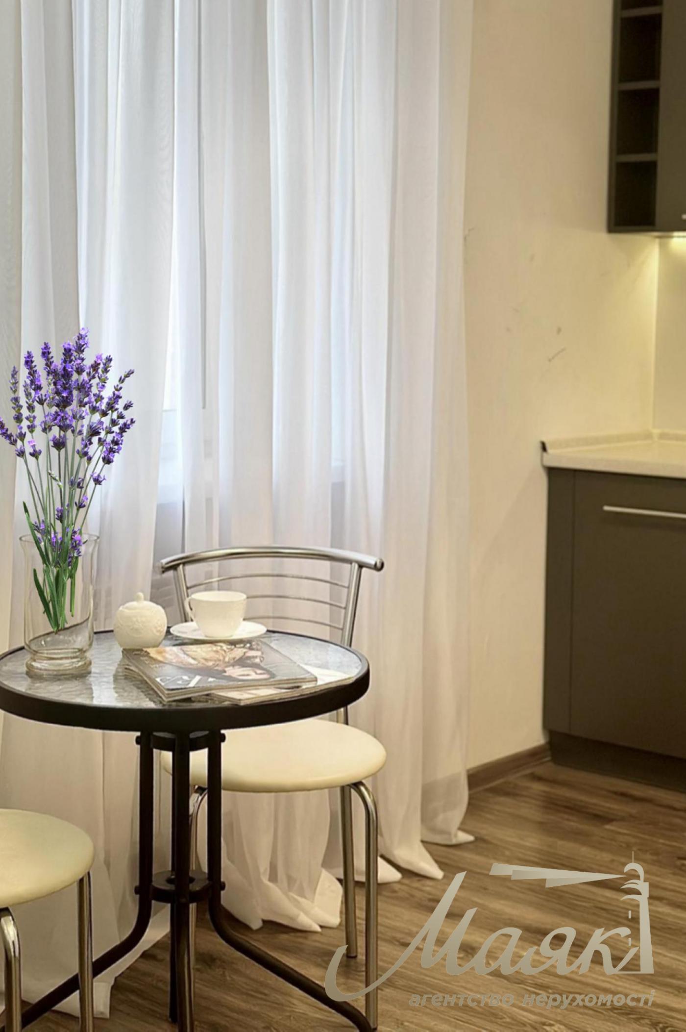 Продаж квартира-студія 40м2 в центрі вул. Заньковецької 6, Липки, Київ