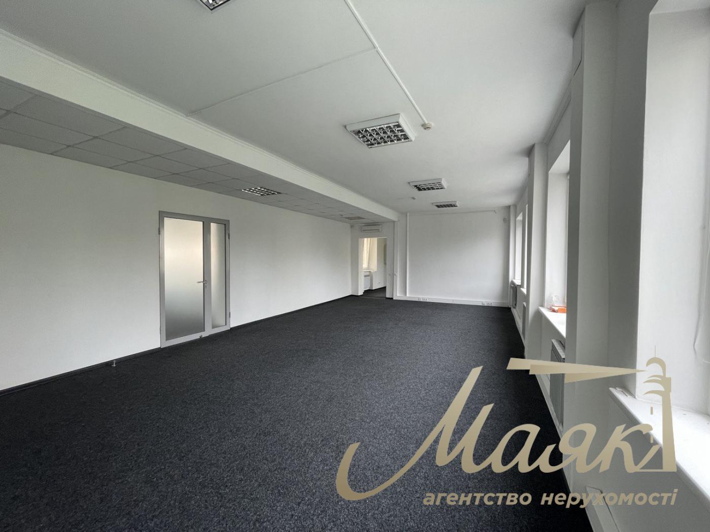 Office space for rent 230m2 in the center, Lukyanovka