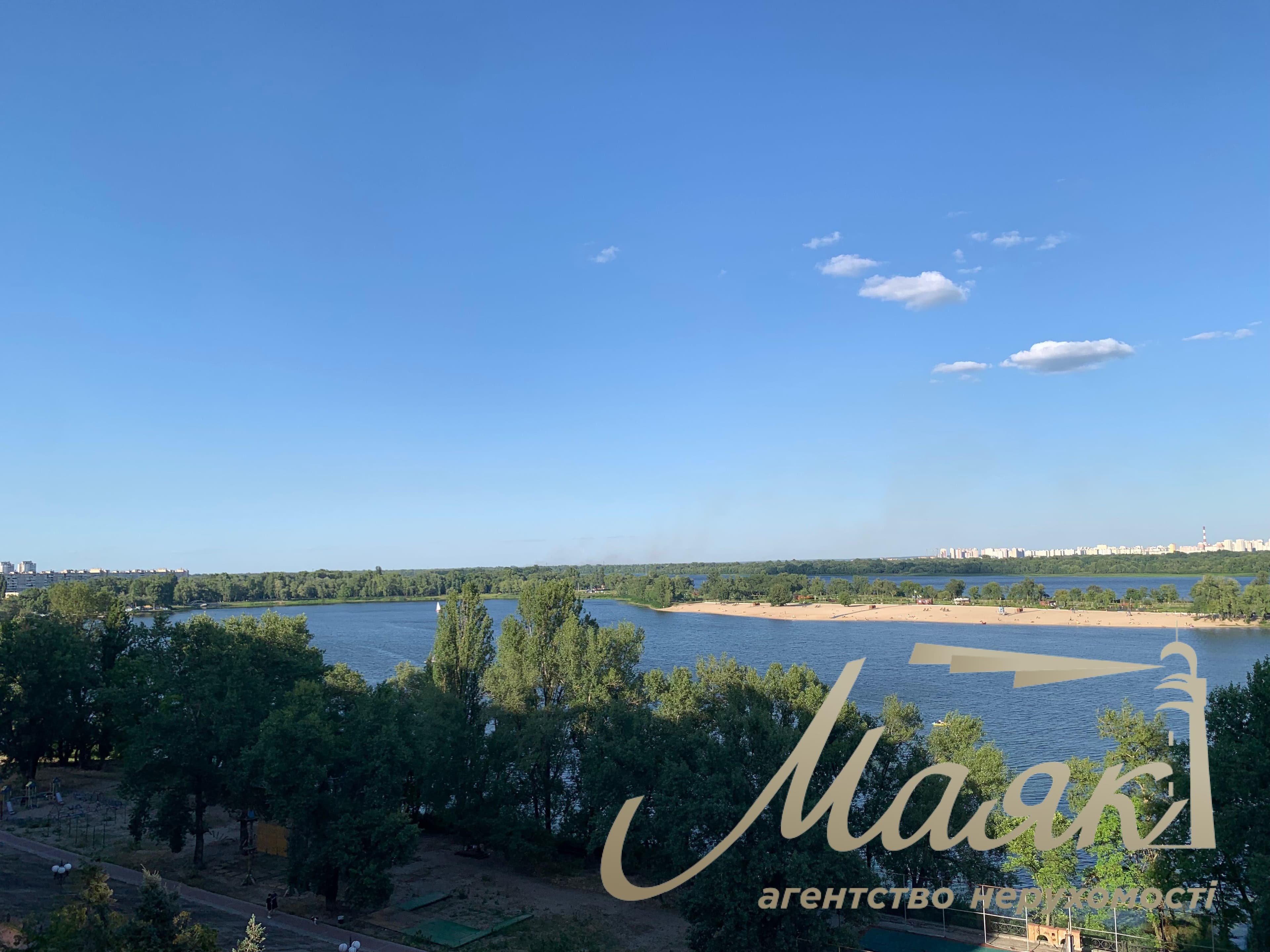 3-room apartment for rent at 12E Ivasyuka Ave., Obolonska Embankment.