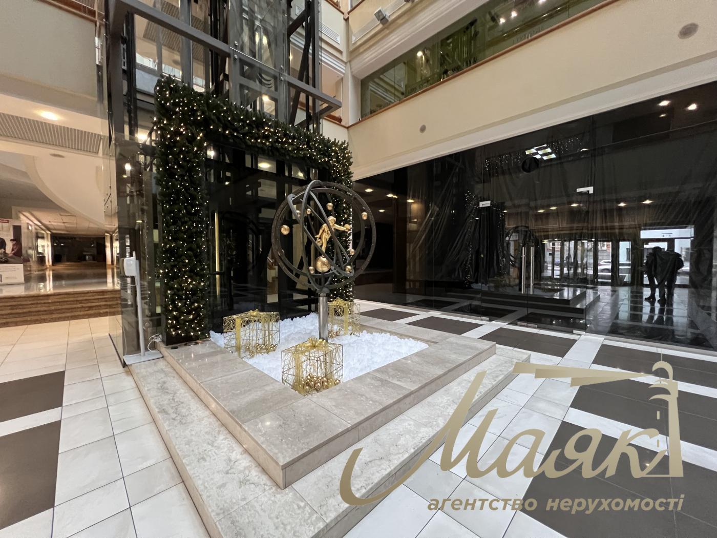 Оренда офісу 77 кв.м в БЦ Леонардо по вул. Богдана Хмельницького 52/17